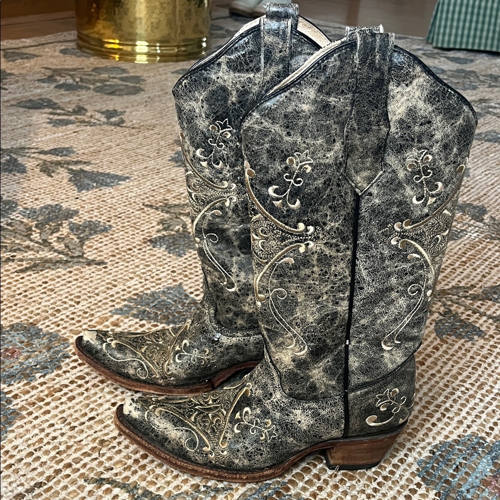 Circle G Black and White Heeled Boots
